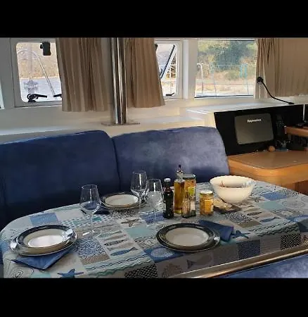 Le Dimore Charter Botel