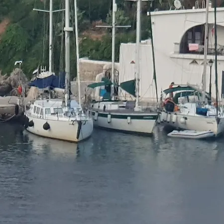 Botel Le Dimore Charter *