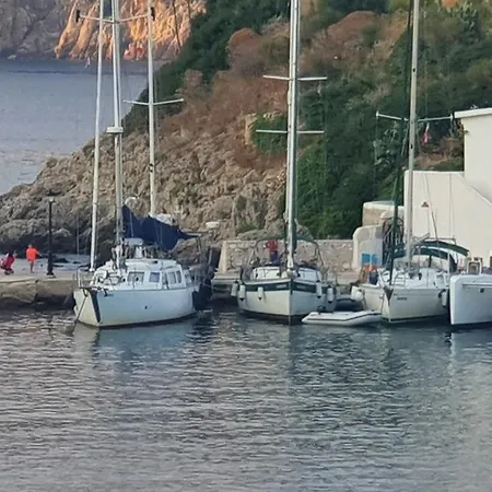 Botel Le Dimore Charter *